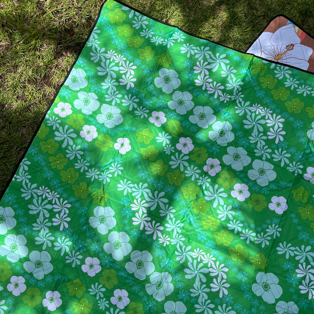 Izzy and Luke x Eternal Summer Retro Lei Picnic Blanket